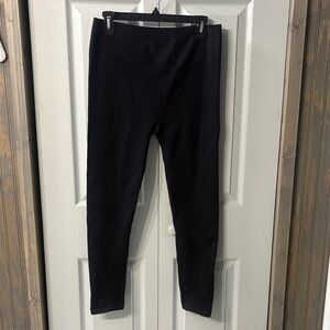 EUC Fabletics Black Seam-Textured High Waist Compression Leggings XL 25” inseam